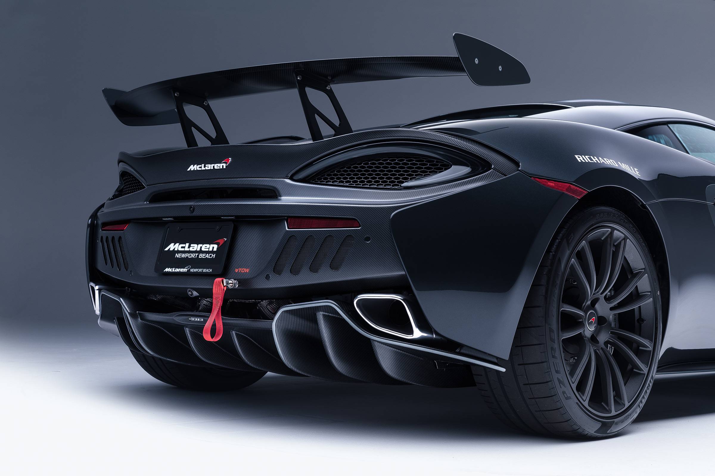 McLaren MSO X – rear apron