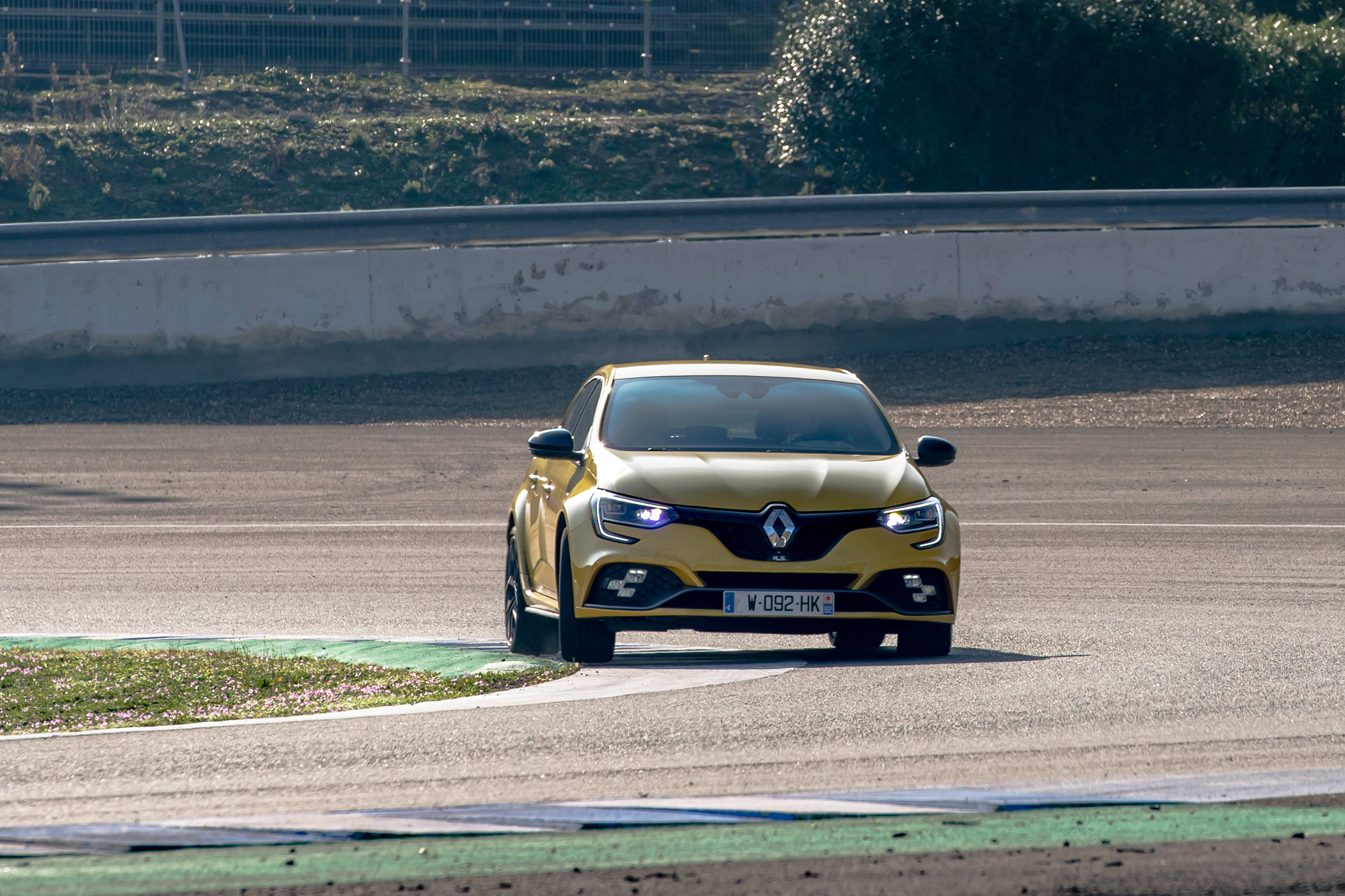 Renault Megane R.S. – front cornering 