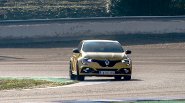 Renault Megane R.S. – front cornering