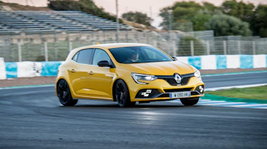 Renault Megane R.S. – front quarter cornering