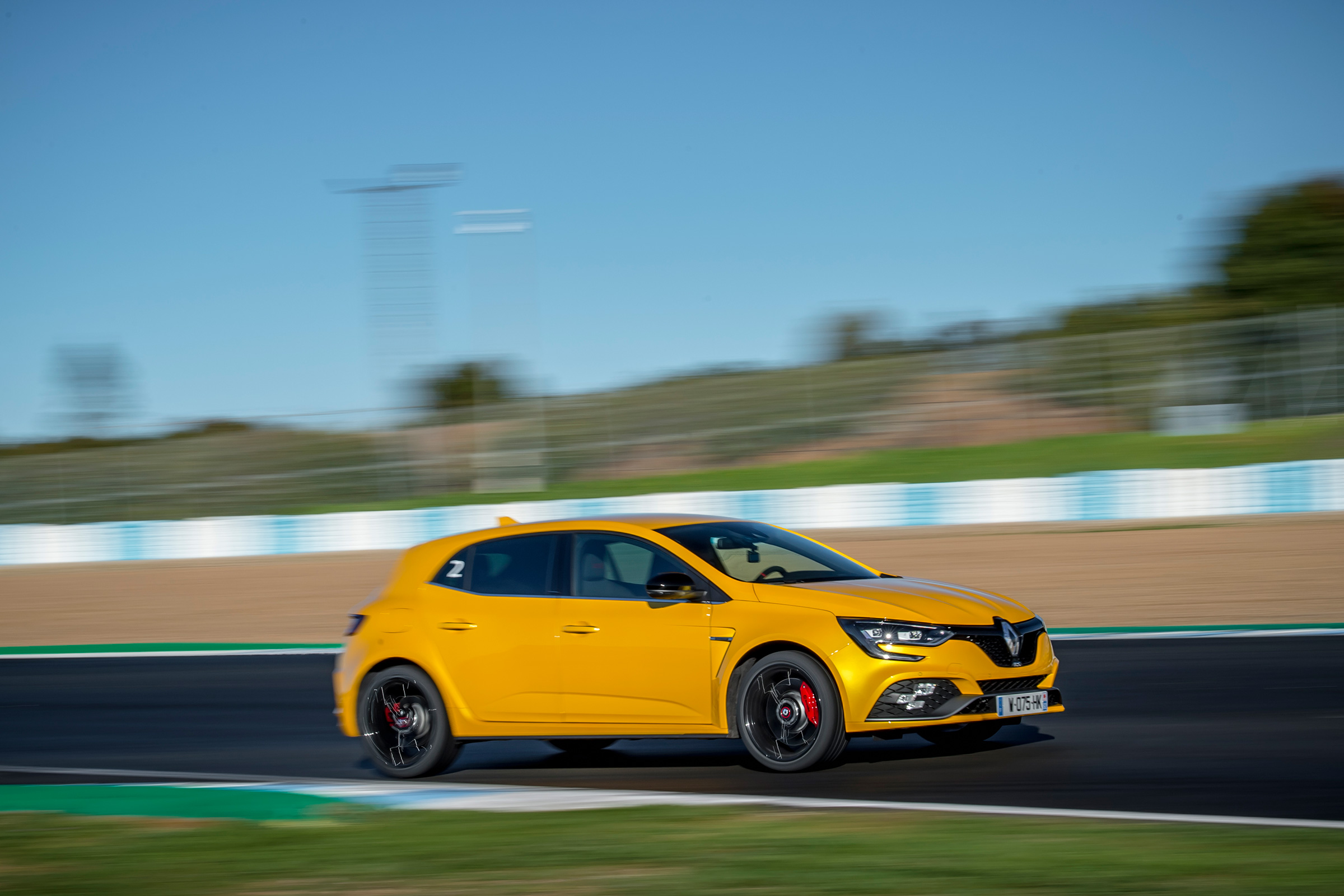 Renault Megane R.S. – side on track