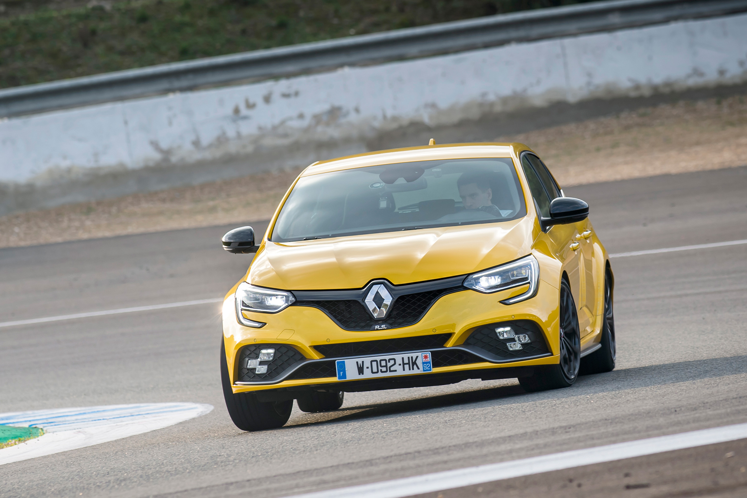 Renault Megane R.S. – front cornering 