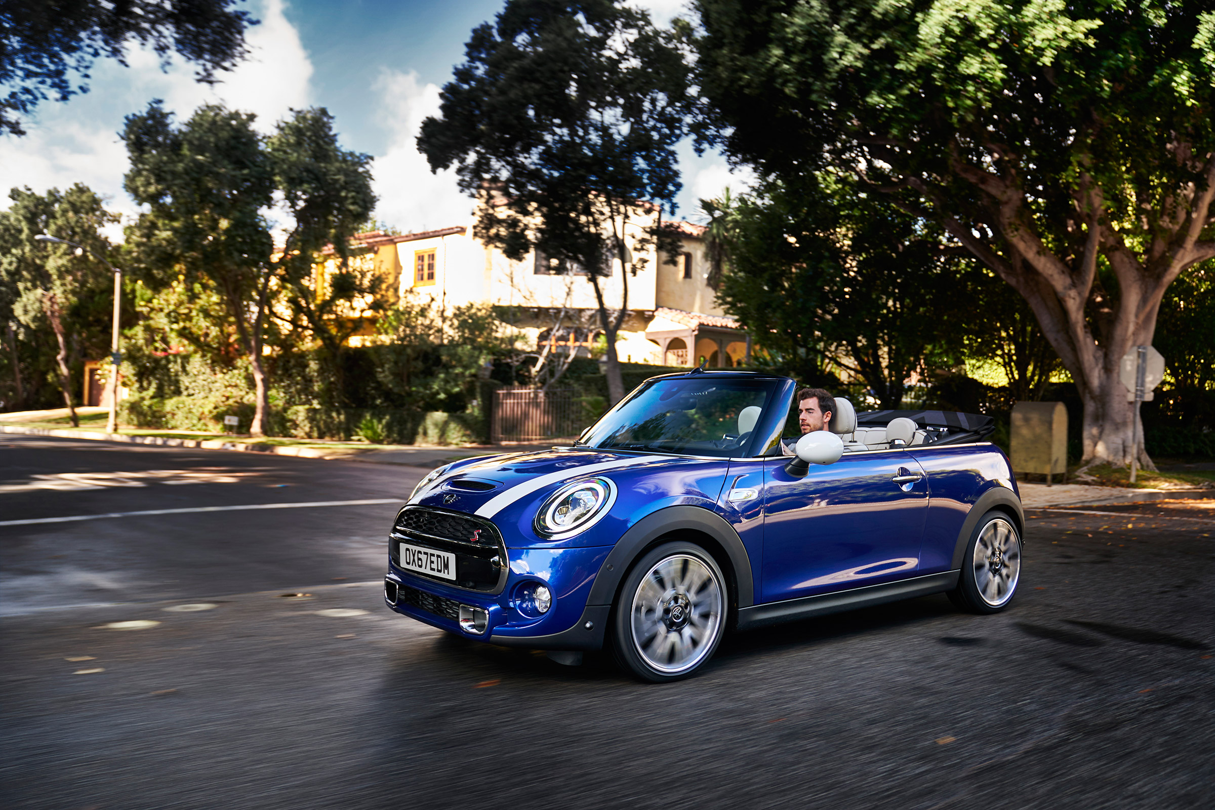 Mini Cooper facelift - mini cab front