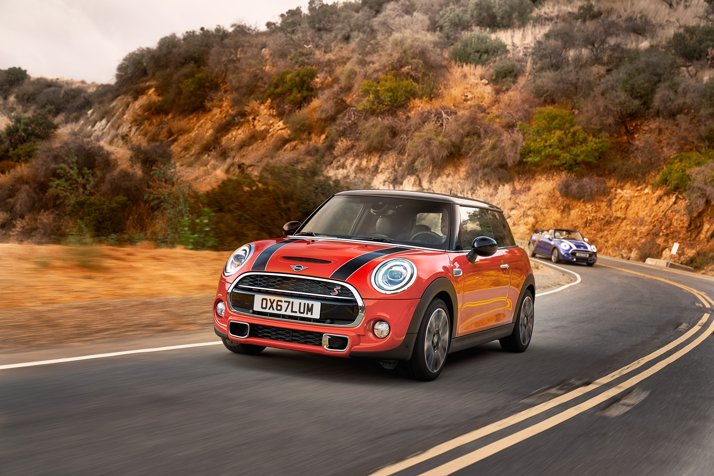 Mini Cooper facelift - front quarter dynamic