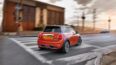 Mini Cooper facelift - rear city