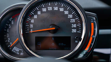 Mini Cooper facelift - dials