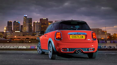 Mini Cooper facelift - lights on