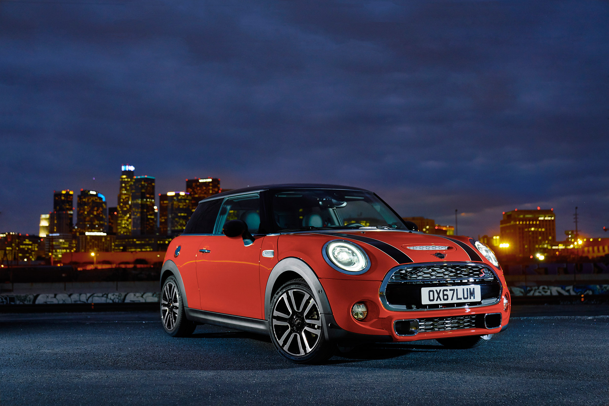 Mini Cooper facelift - lights on