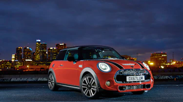 Mini Cooper facelift - lights on