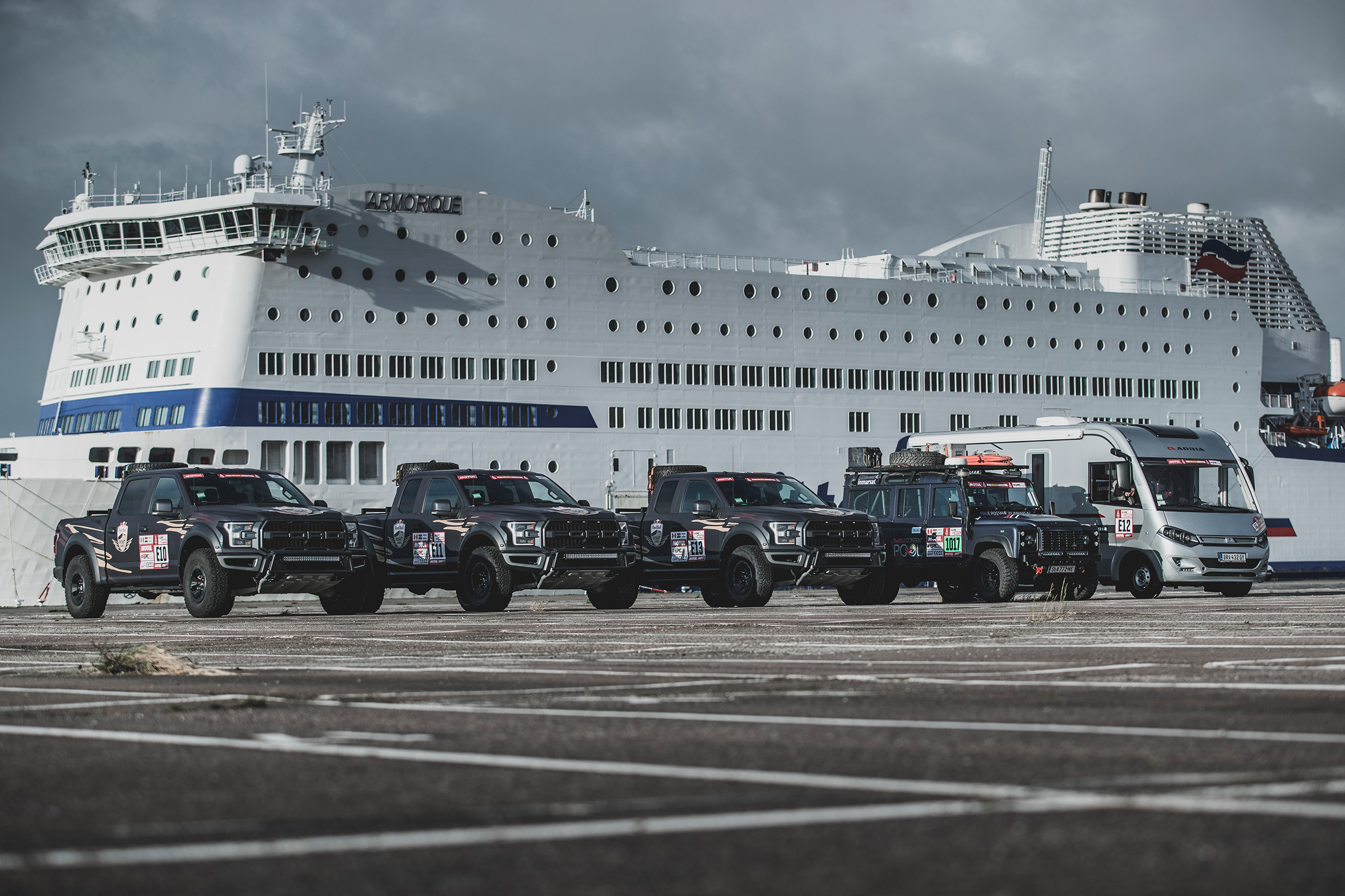 Dakar – Ford Rangers and Land Rover Defenders 
