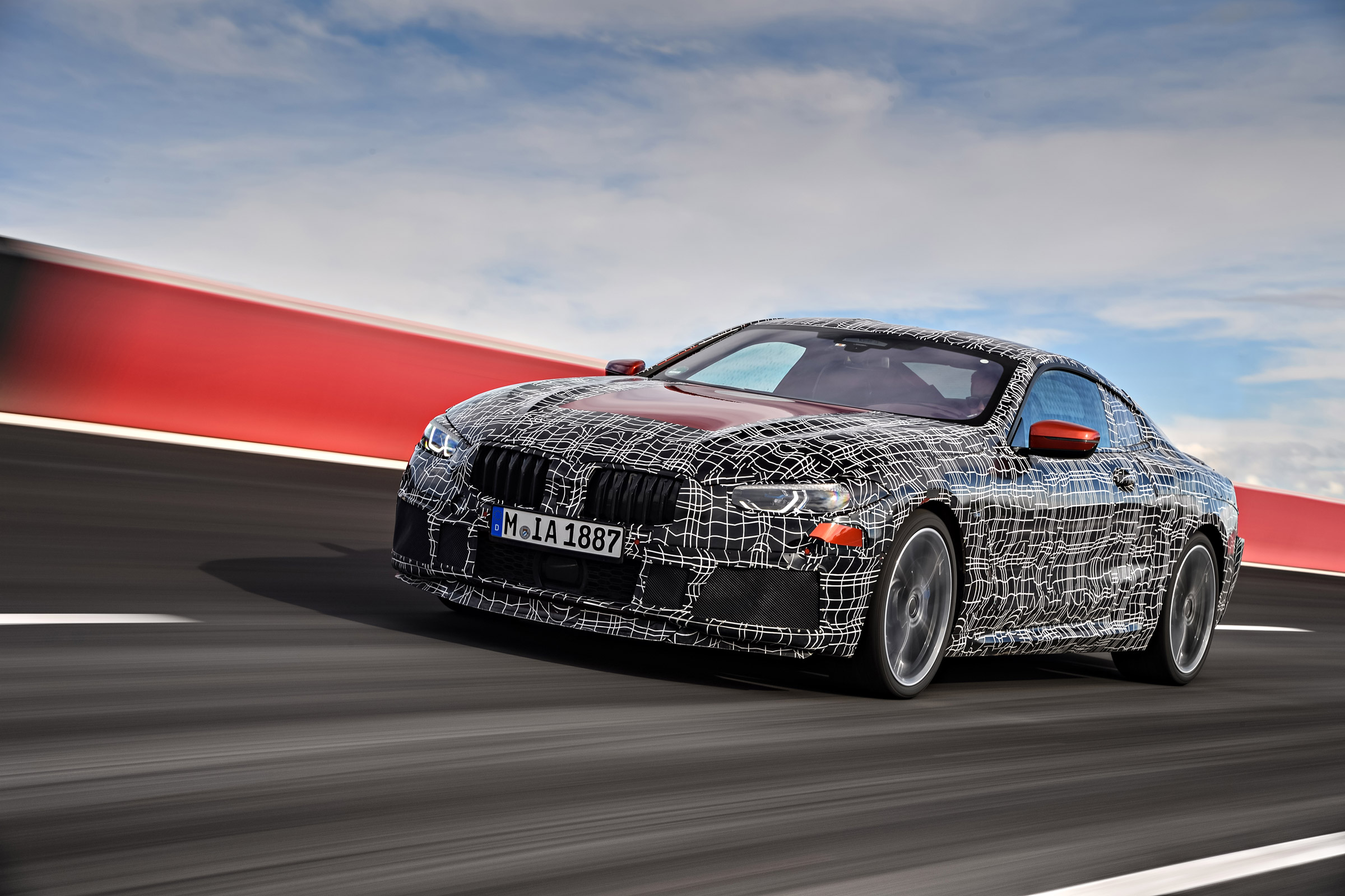 BMW 8 series official spy shots tracking