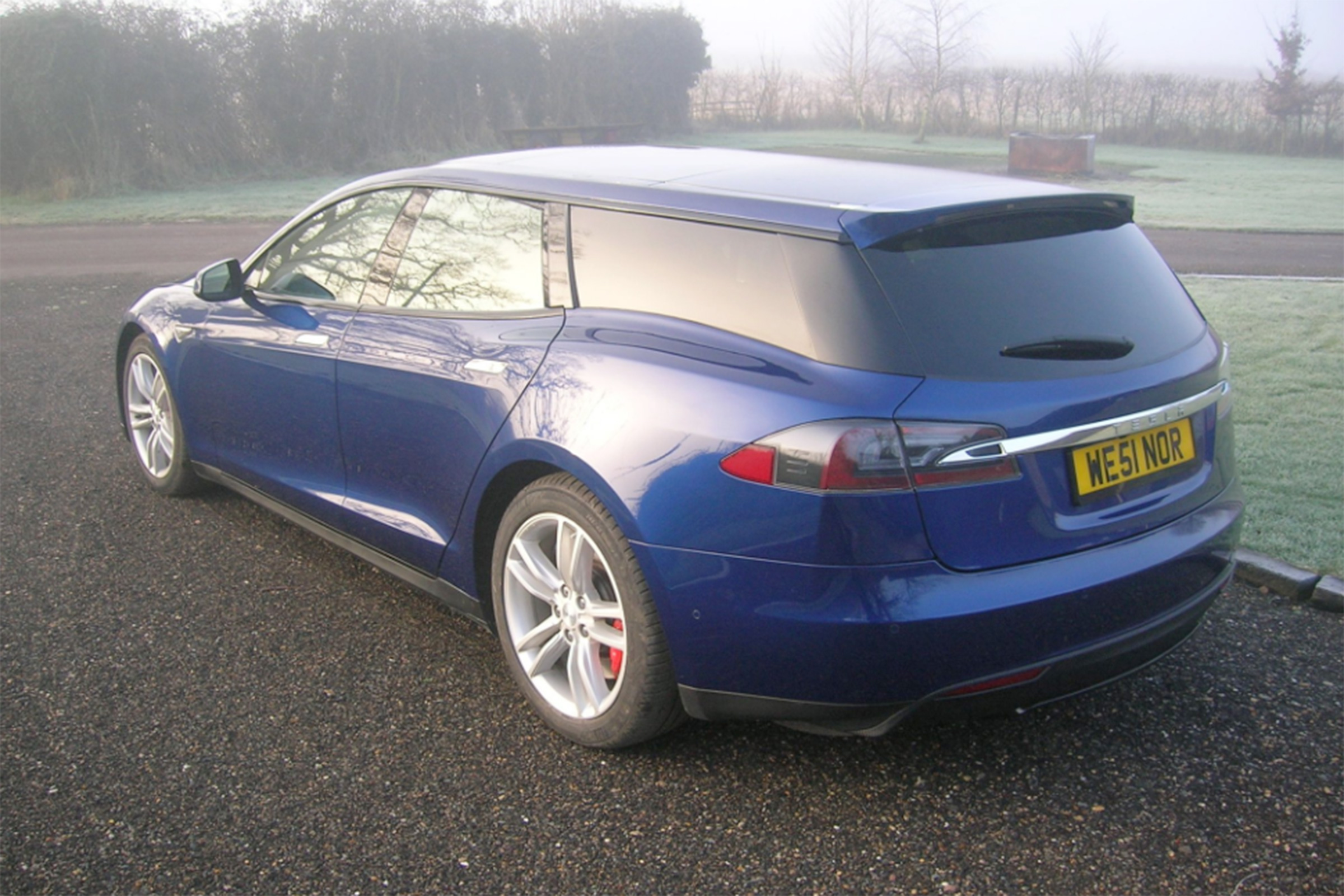 Tesla Model S Shooting Brake – rear quarter