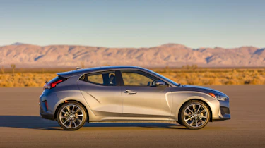 Hyundai Veloster - profile