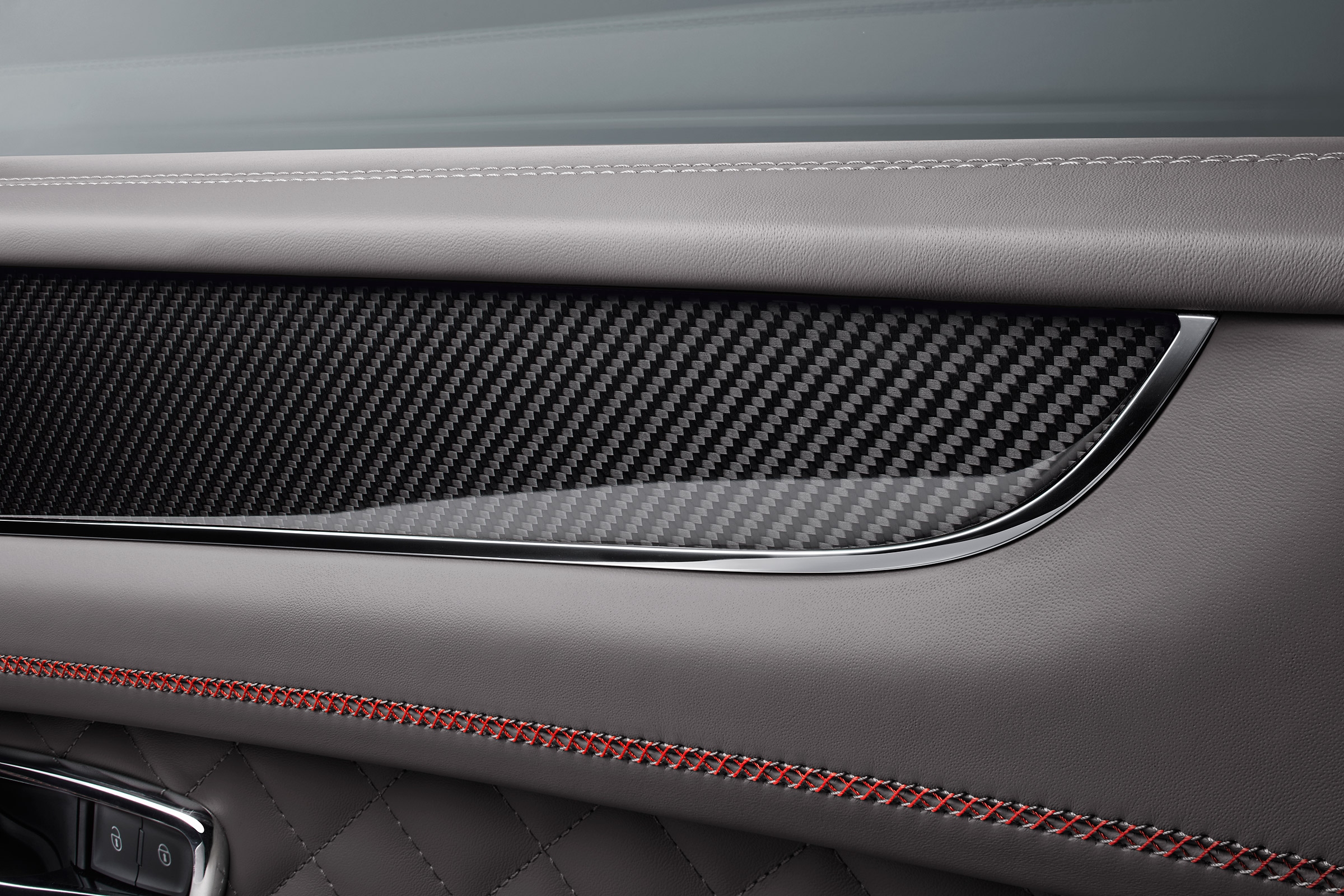 Bentley Bentayga V8 petrol - veneer