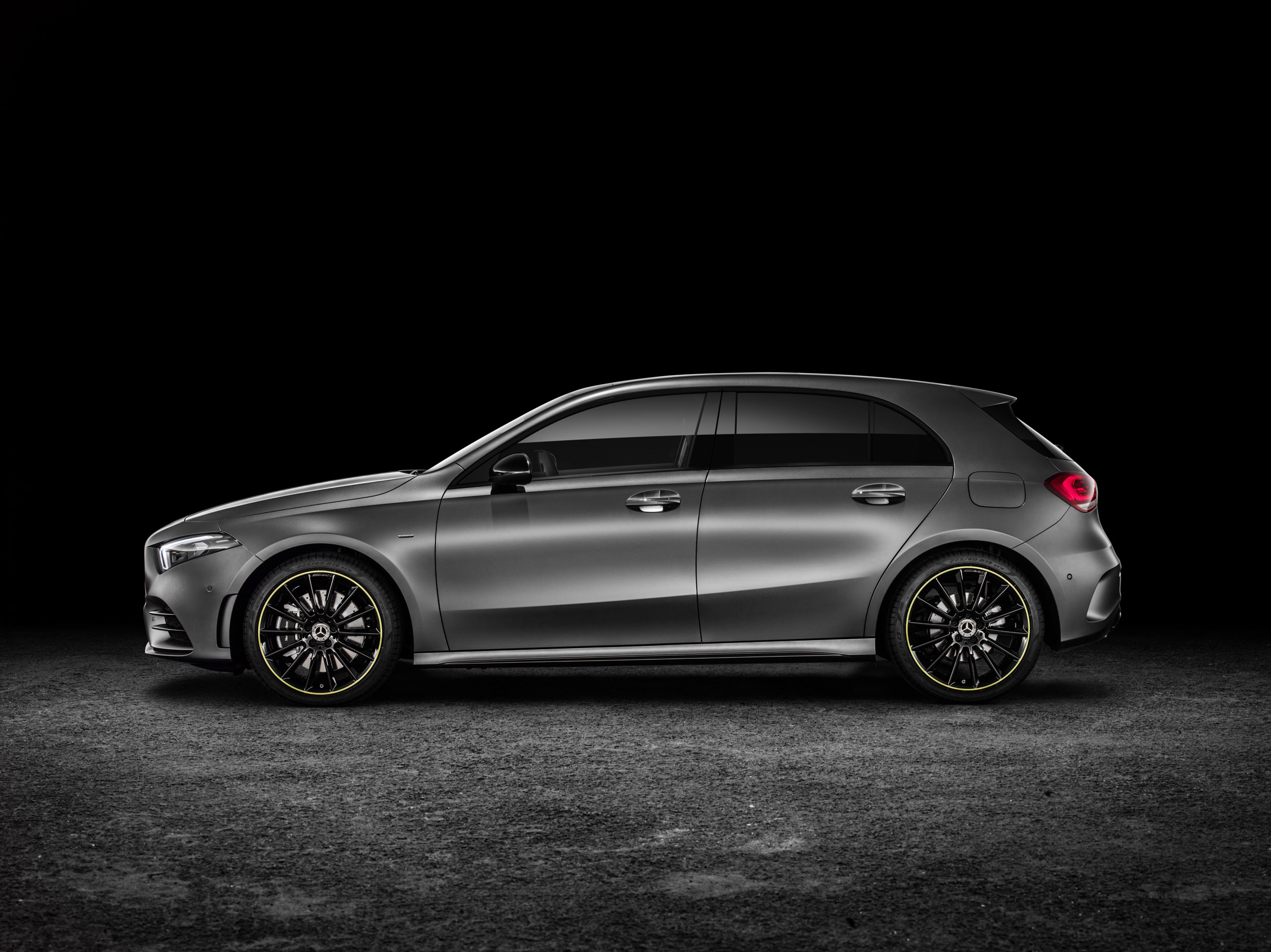 Mercedes-Benz A-class side studio