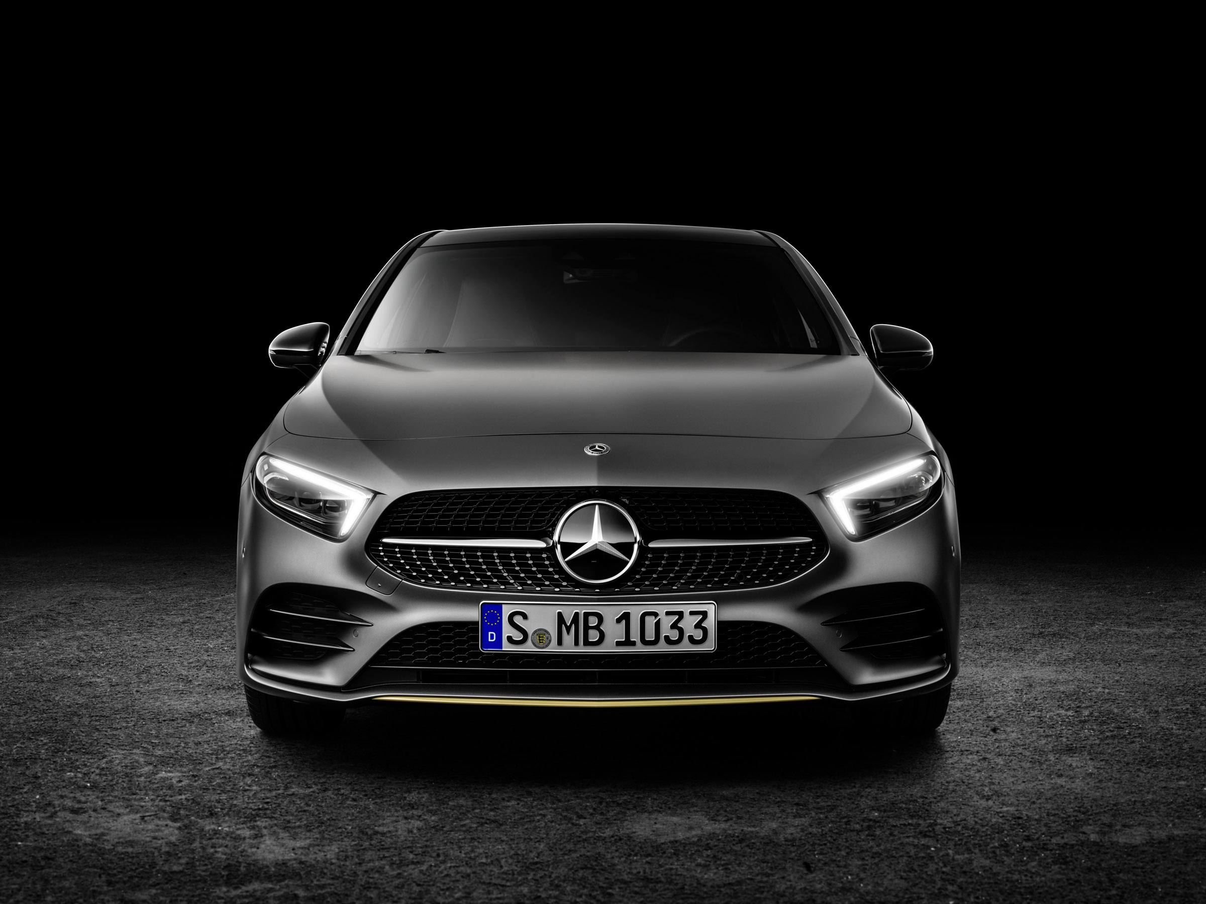Mercedes-Benz A-class front studio