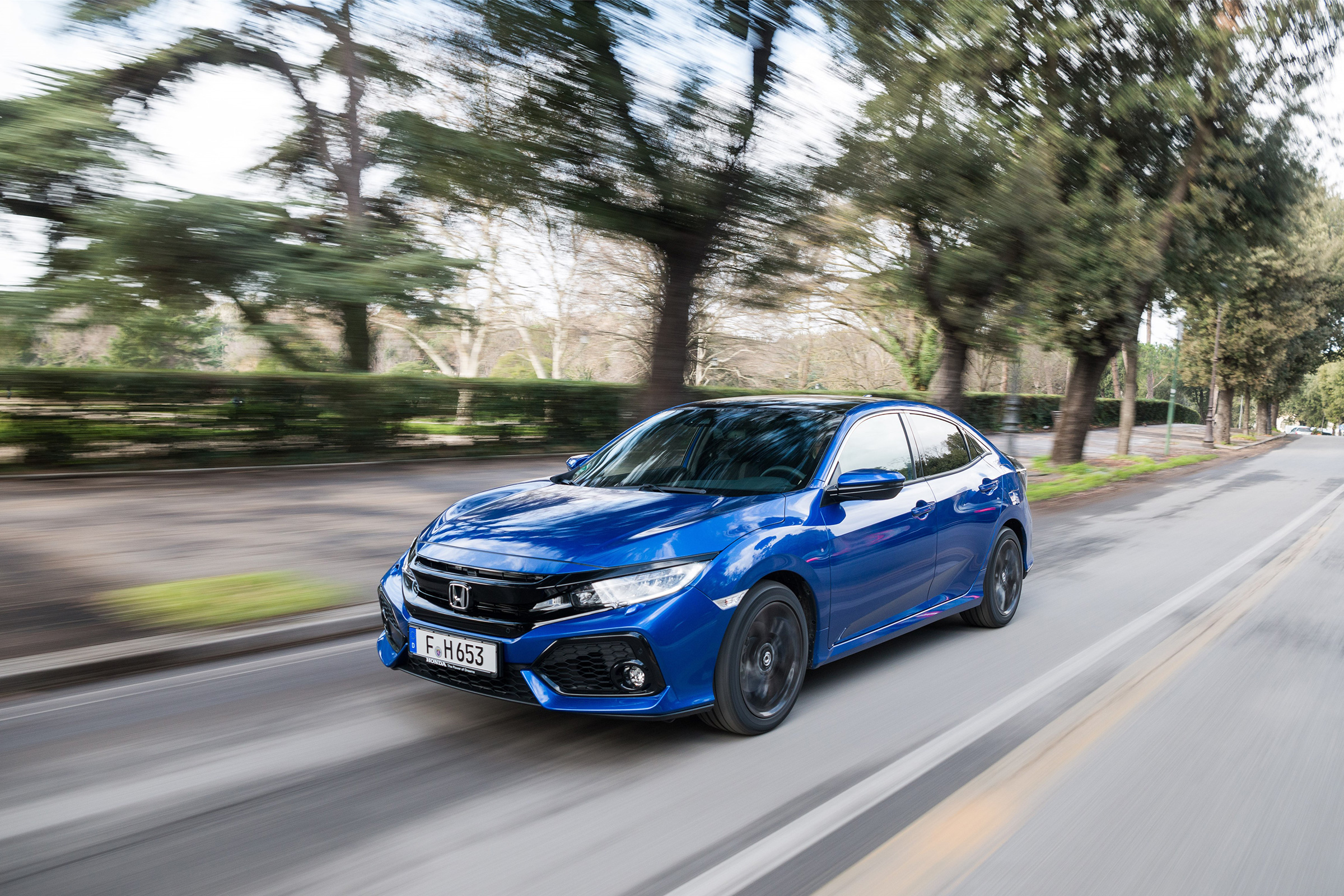 Honda Civic 1.6 i-DTEC – front quarter