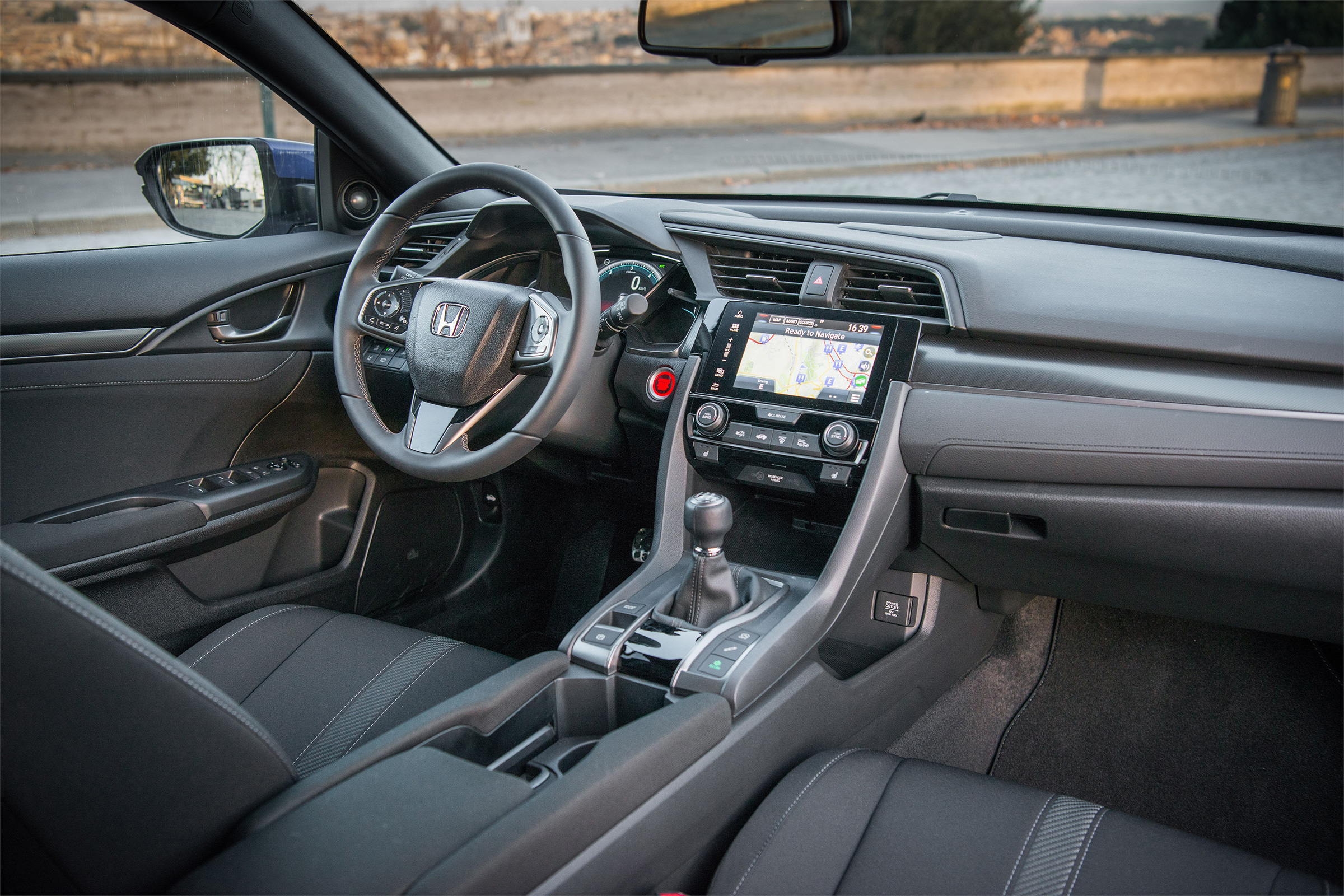 Honda Civic 1.6 i-DTEC – interior