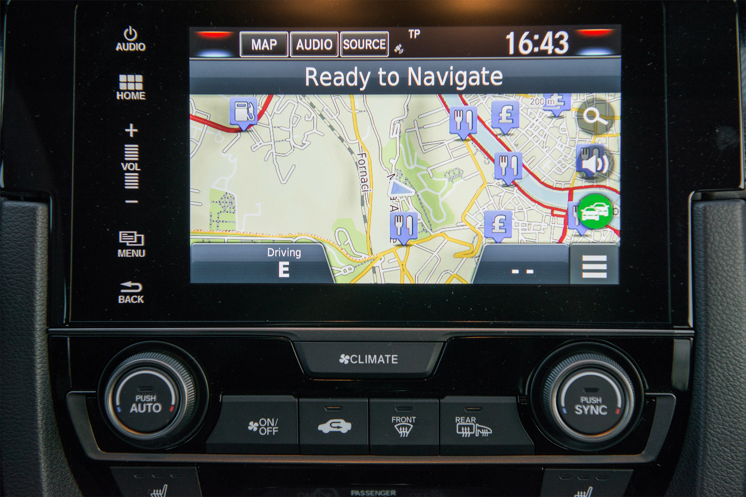 Honda Civic 1.6 i-DTEC – centre console