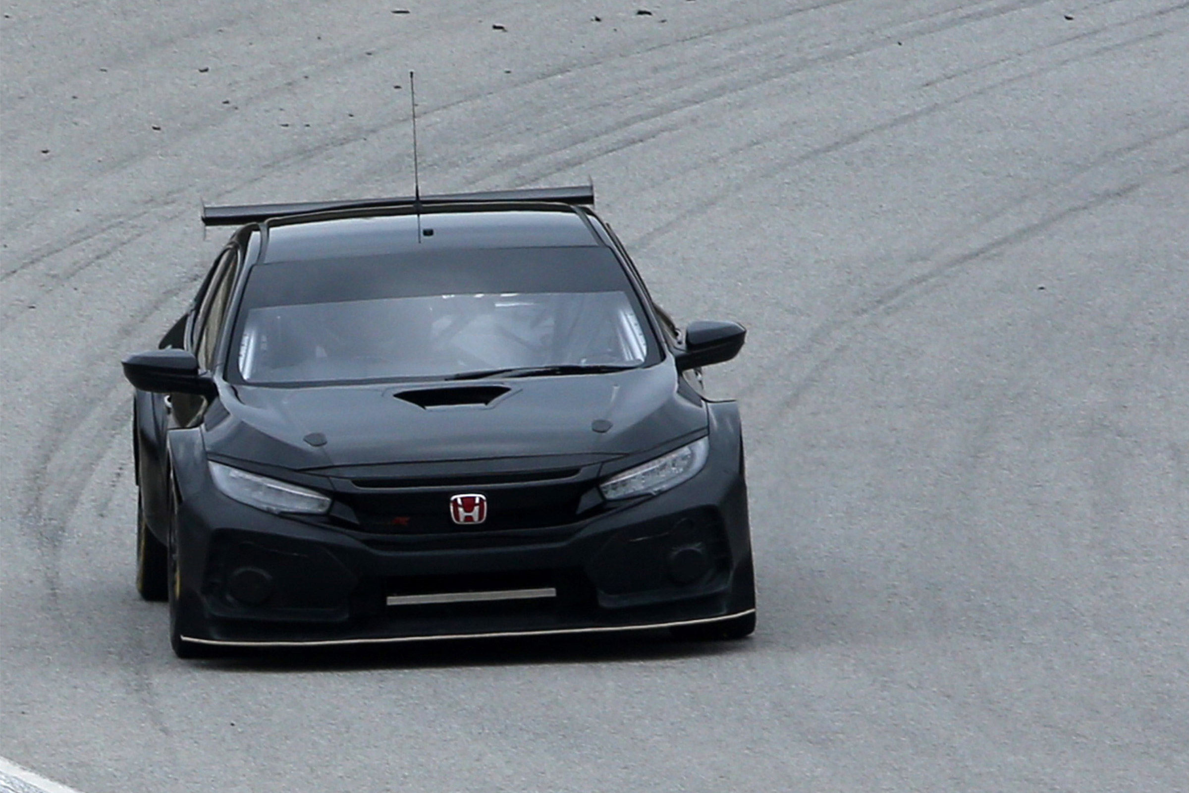 2018 Civic Type R BTCC - road