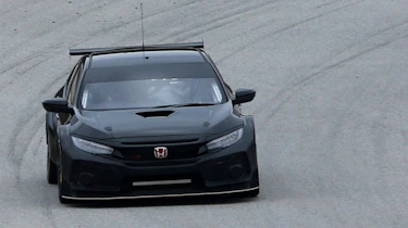2018 Civic Type R BTCC - road
