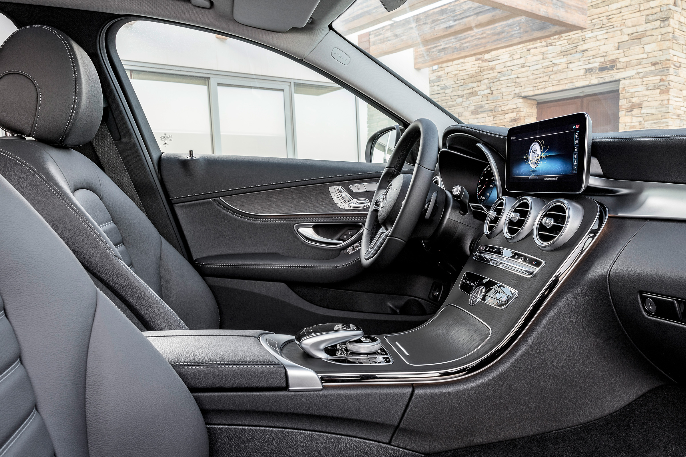 Mercedes-Benz C-class – interior