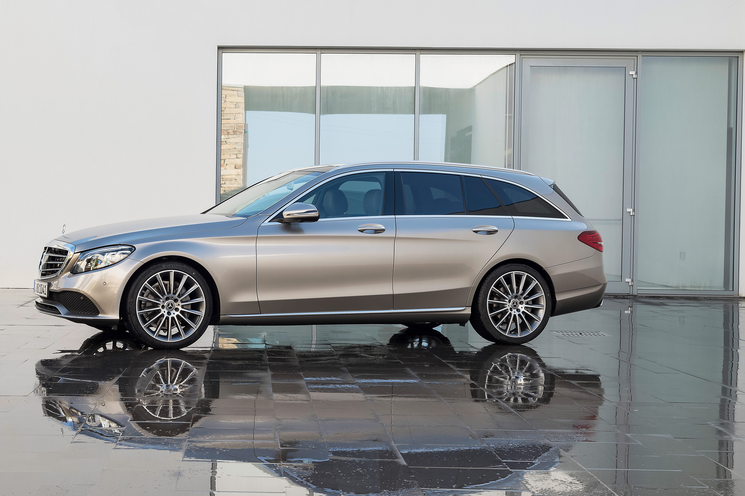 Mercedes-Benz C-class – side