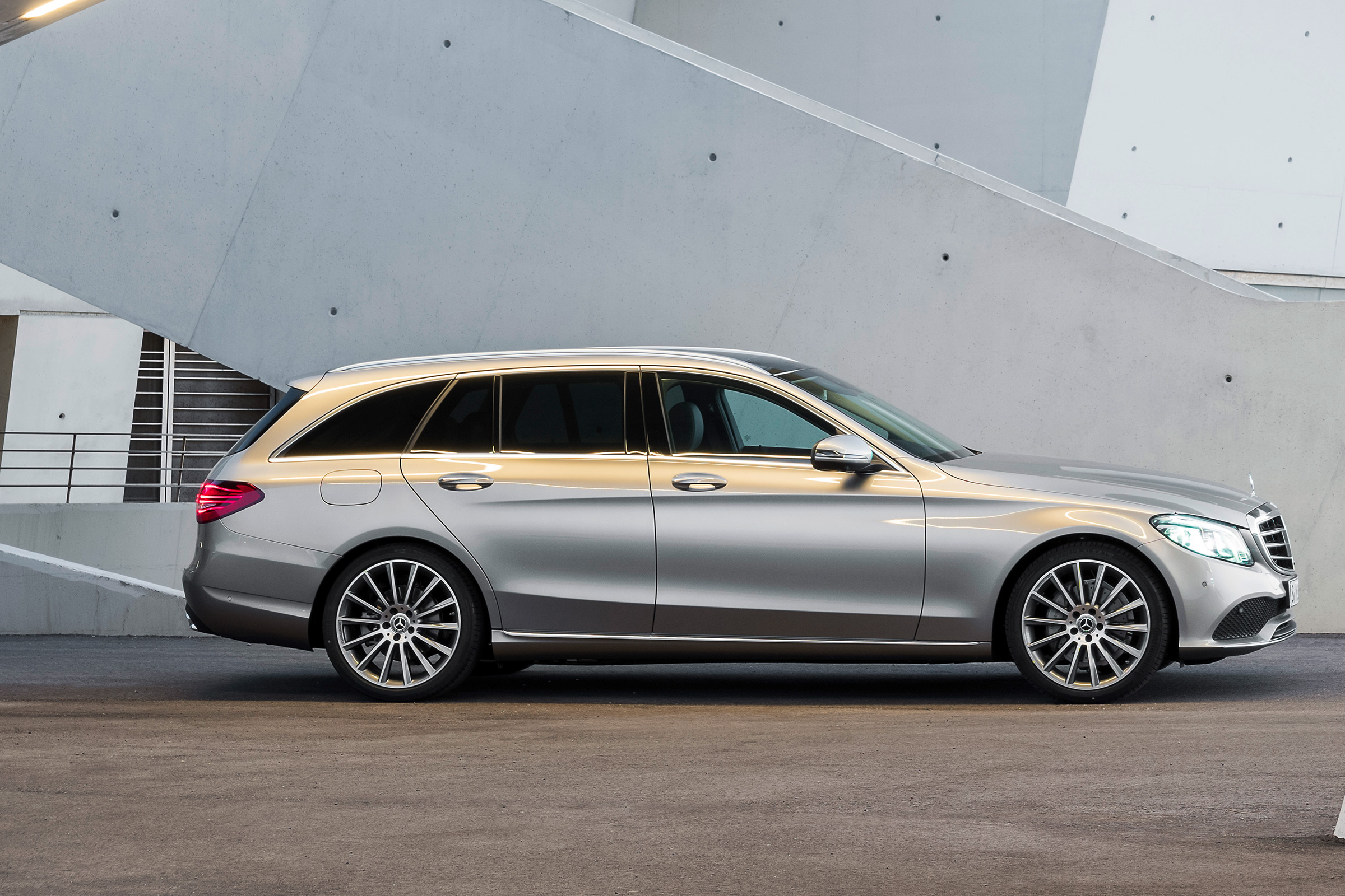 Mercedes-Benz C-class –side