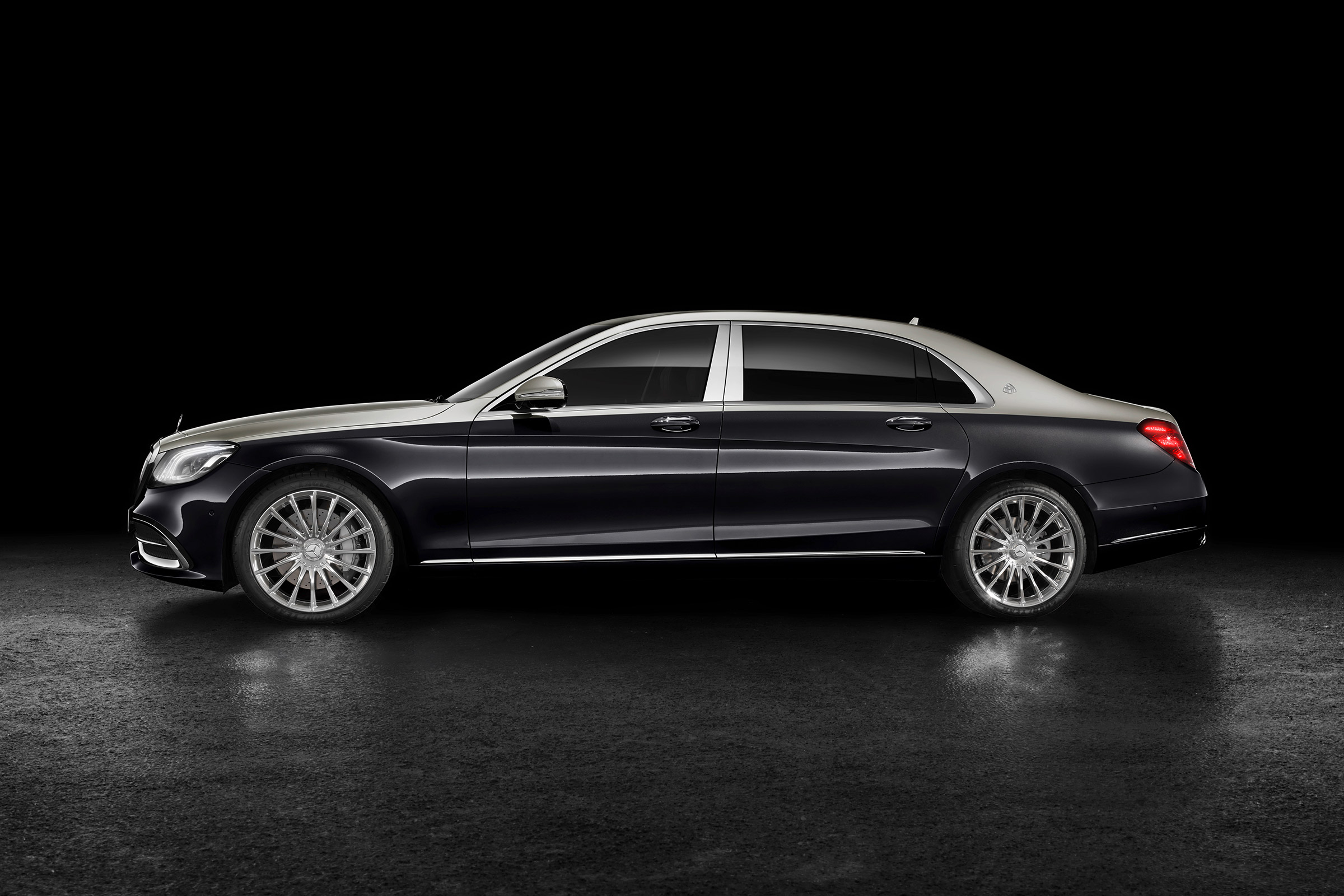 Mercedes-Maybach S 650 Saloon - profile