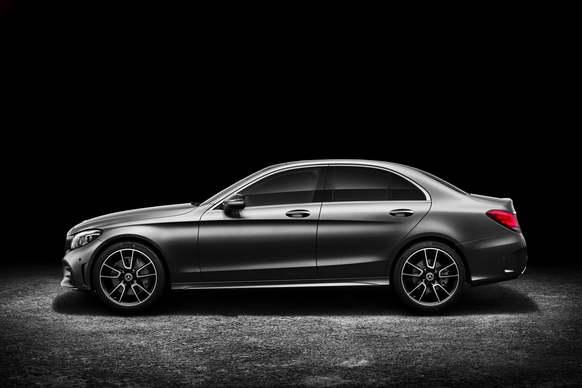Mercedes-Benz C-class –AMG Line – side