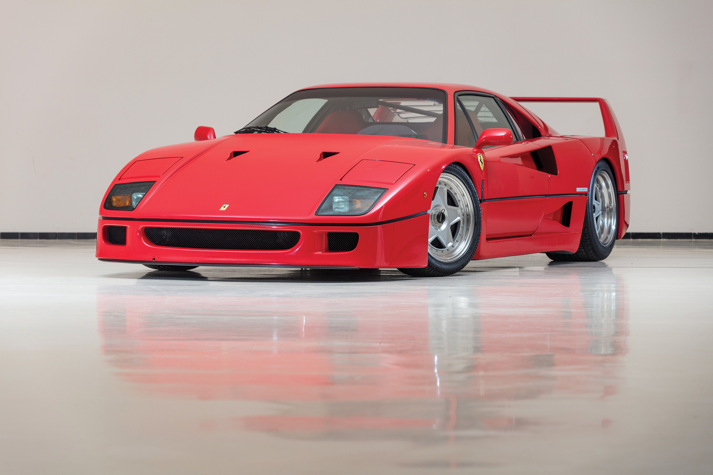 Ferrari F40 – front quarter