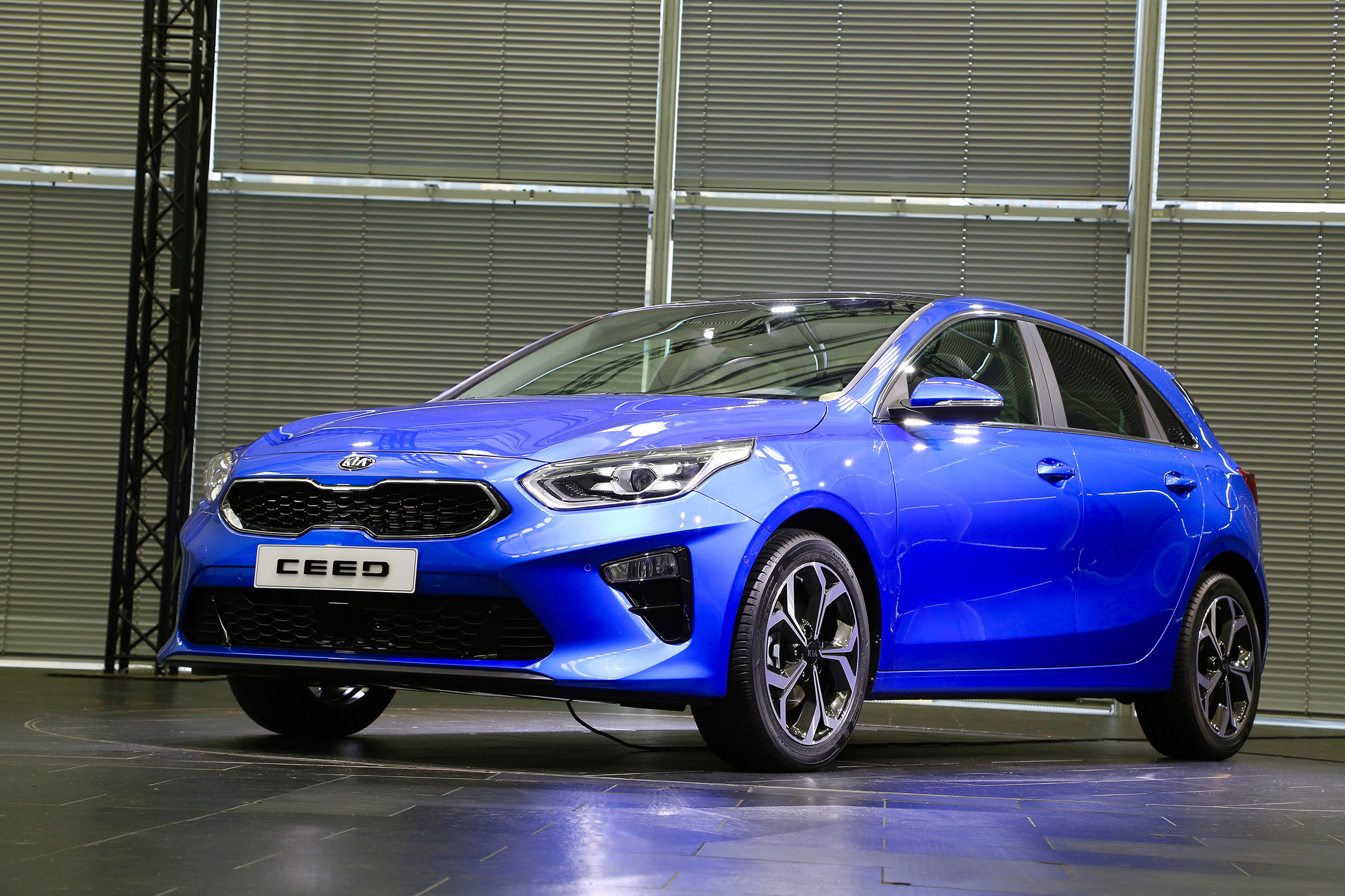 Kia Ceed launch images - front quarter