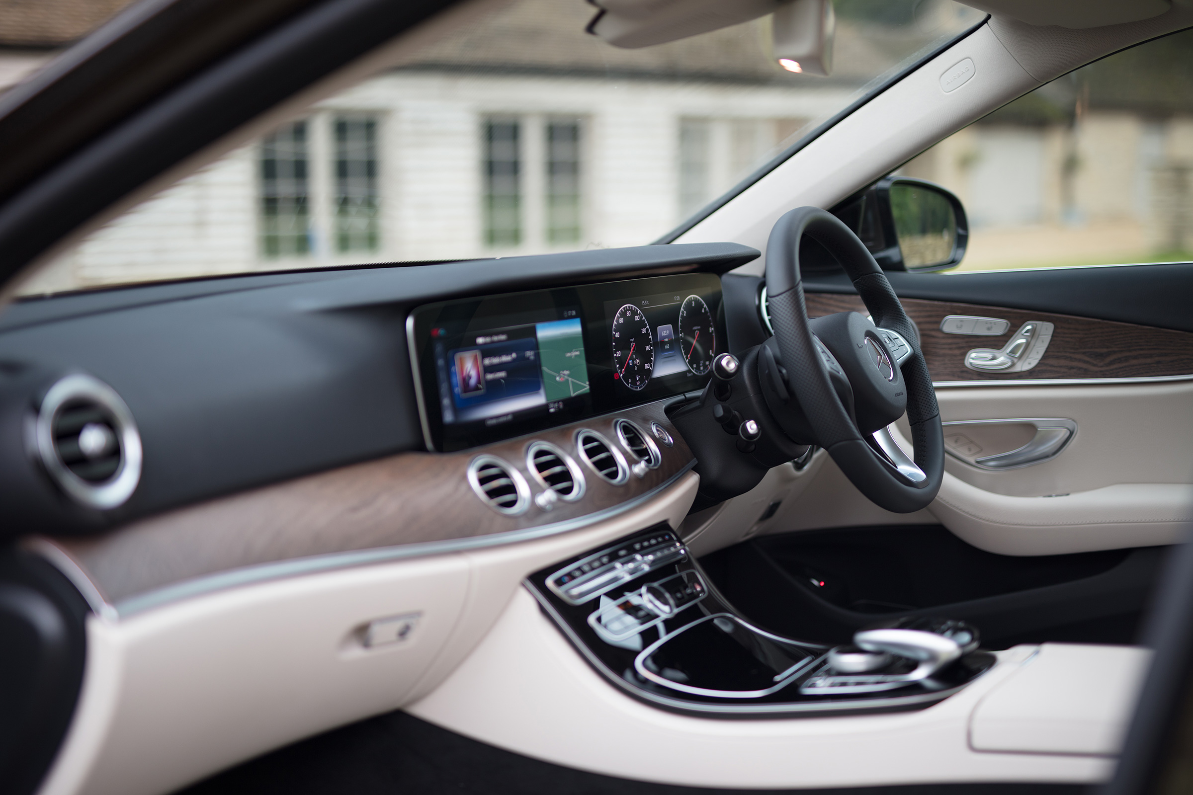 Mercedes E-class All-Terrain – interior