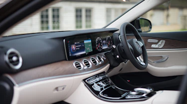 Mercedes E-class All-Terrain – interior