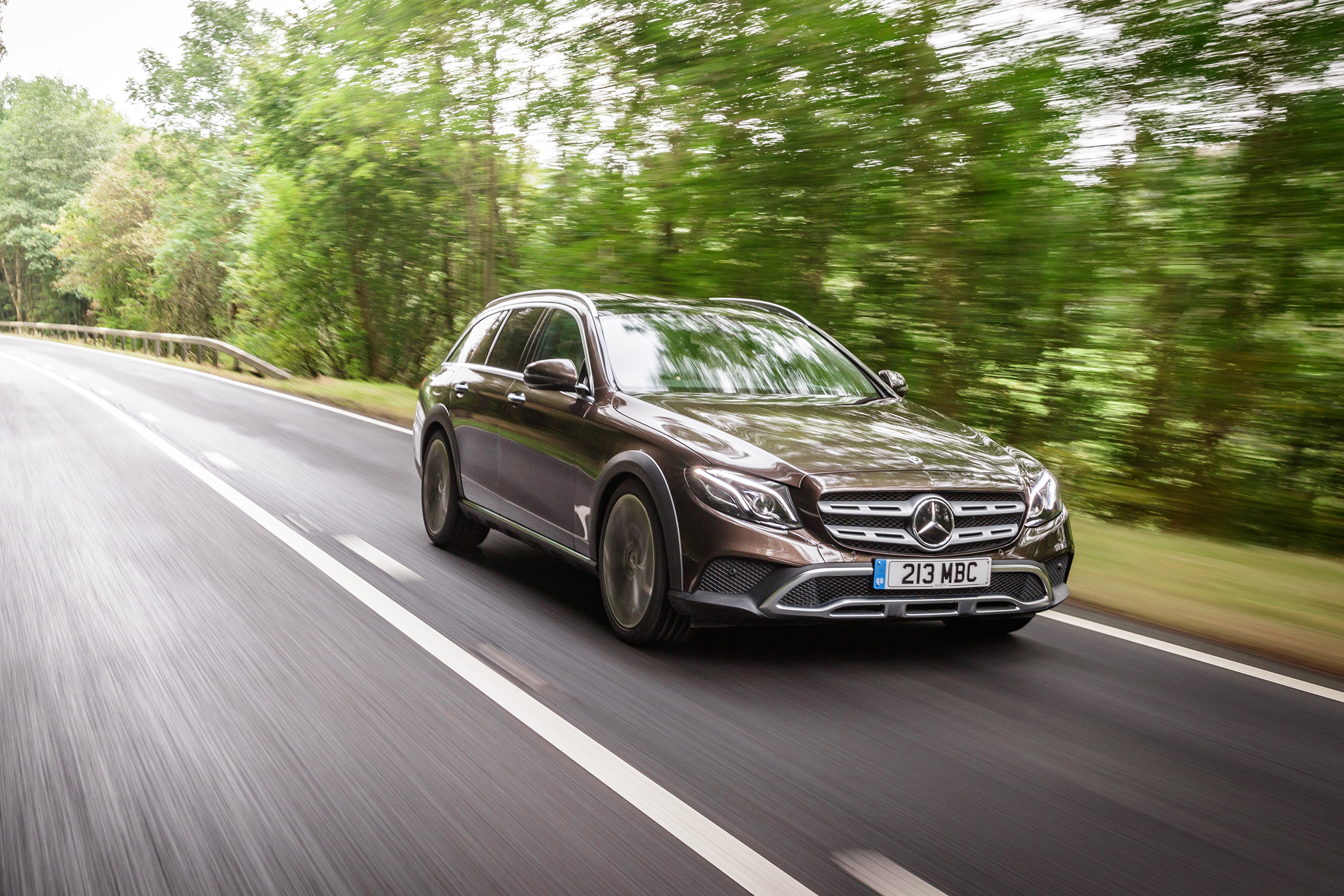 Mercedes E-class All-Terrain – front quarter