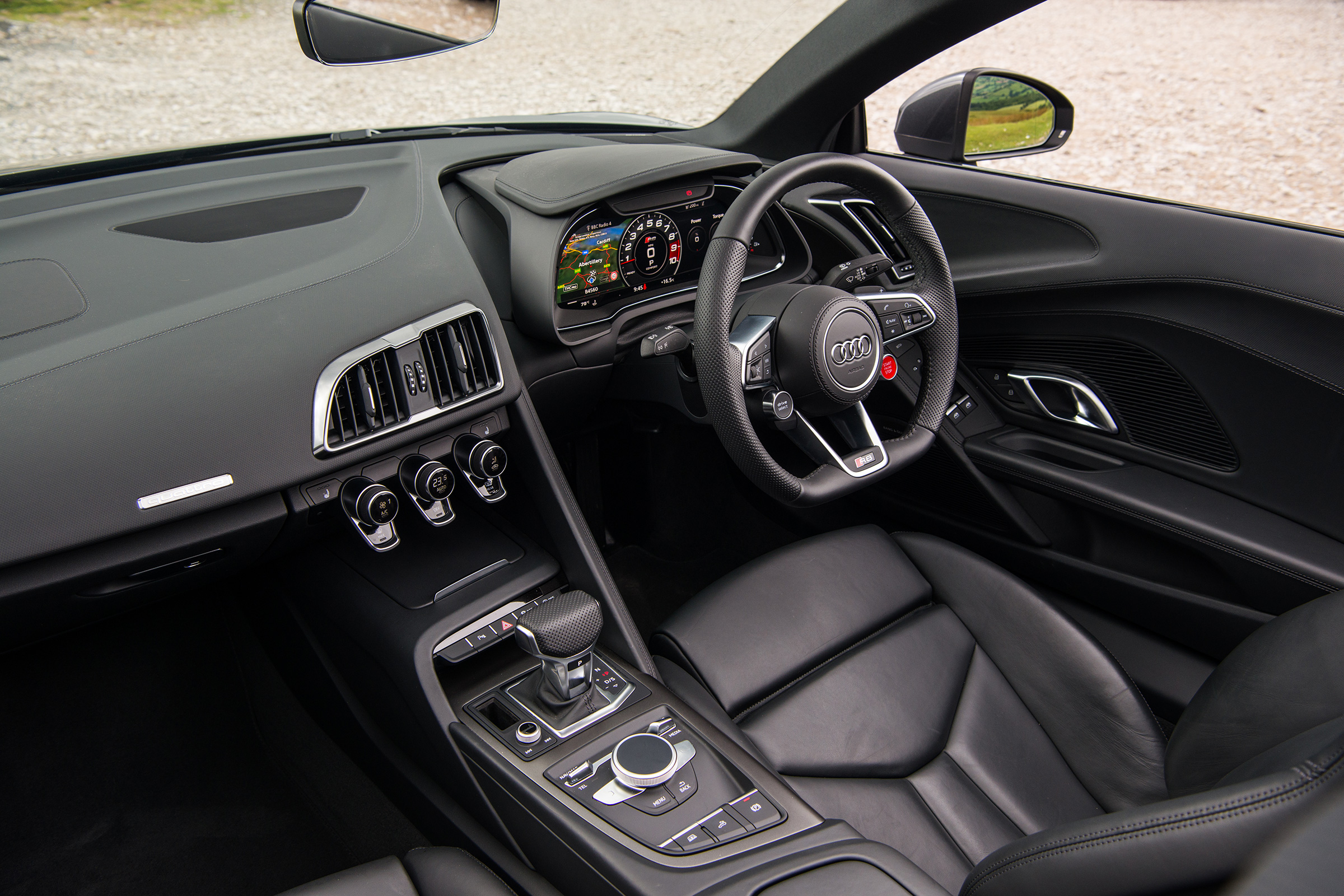 Audi R8 Spyder – interior