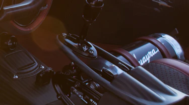 Pagani Huayra BC – exposed gear linkage