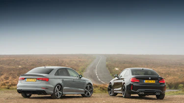 Audi RS 3 vs M2 - rear twin