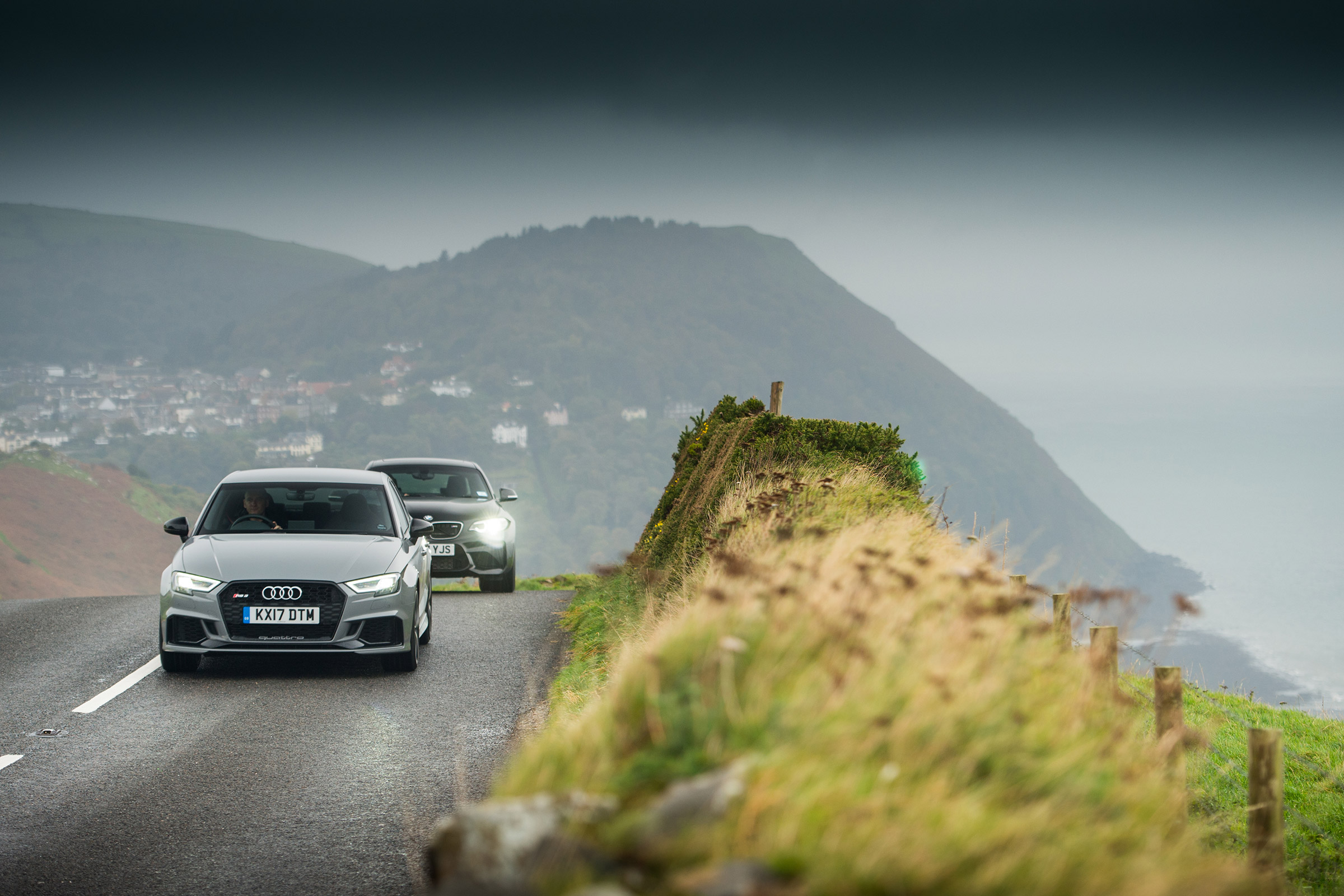 Audi RS 3 vs M2 - twin