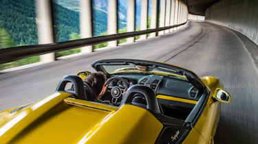 Porsche Boxster Spyder - tunnel