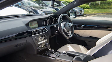 Mercedes-Benz C63 AMG Coupe – interior