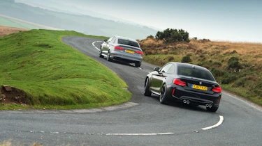 Audi RS 3 vs M2 - slide