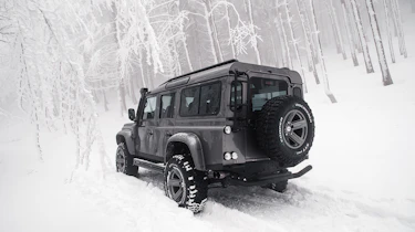 Ares Land Rover Defender – rear quarter