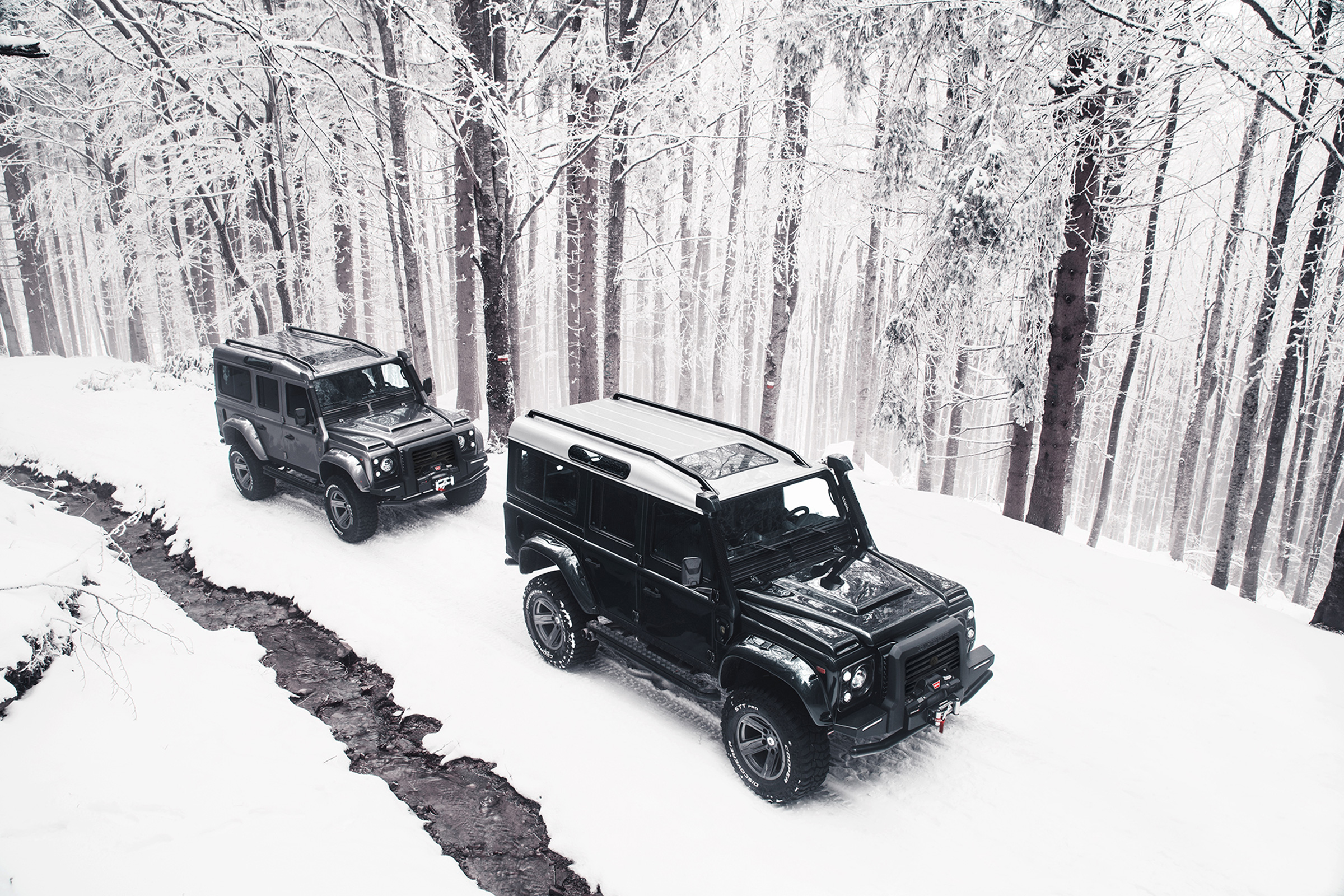 Ares Land Rover Defender
