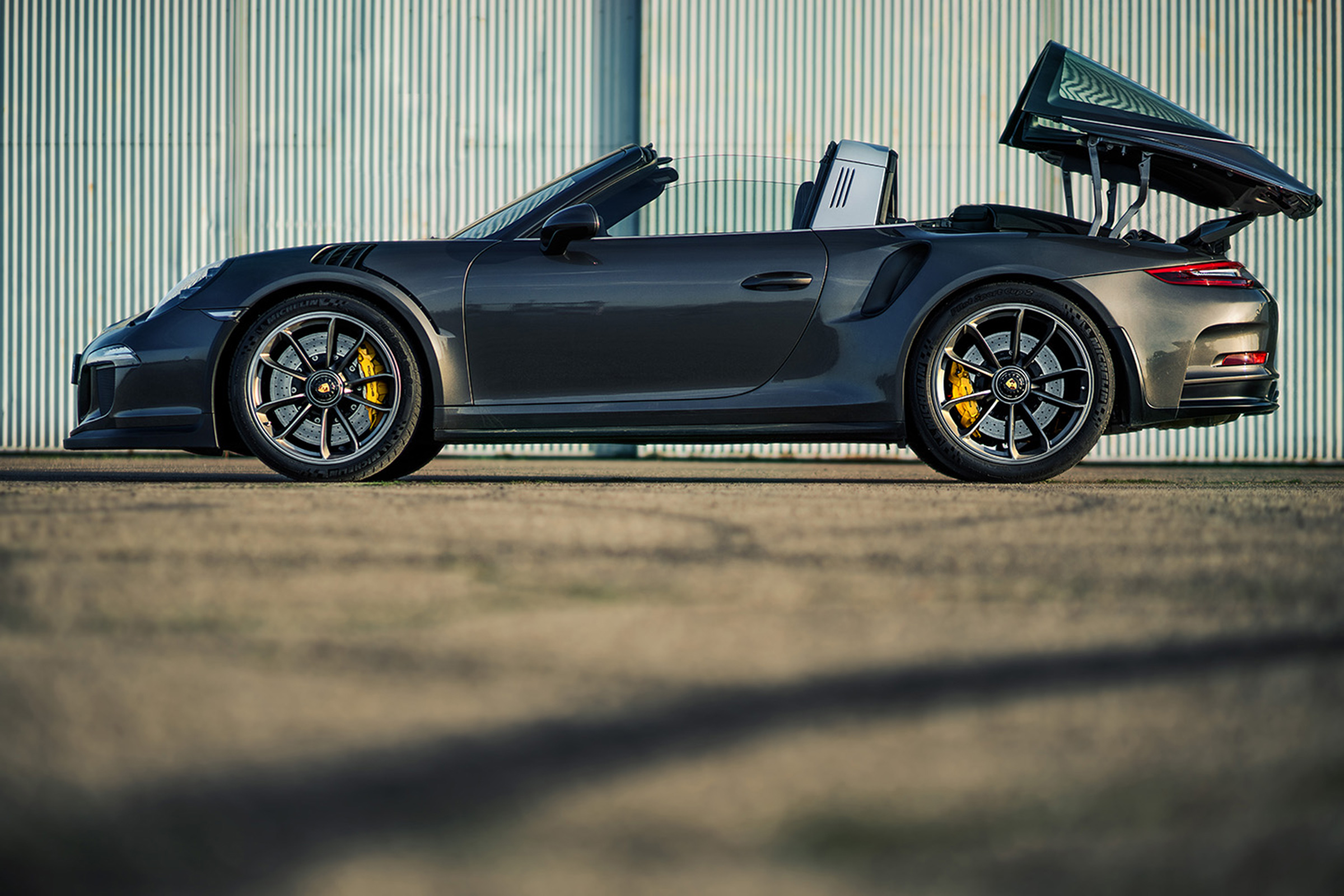 Ares Porsche 964 Targa - side
