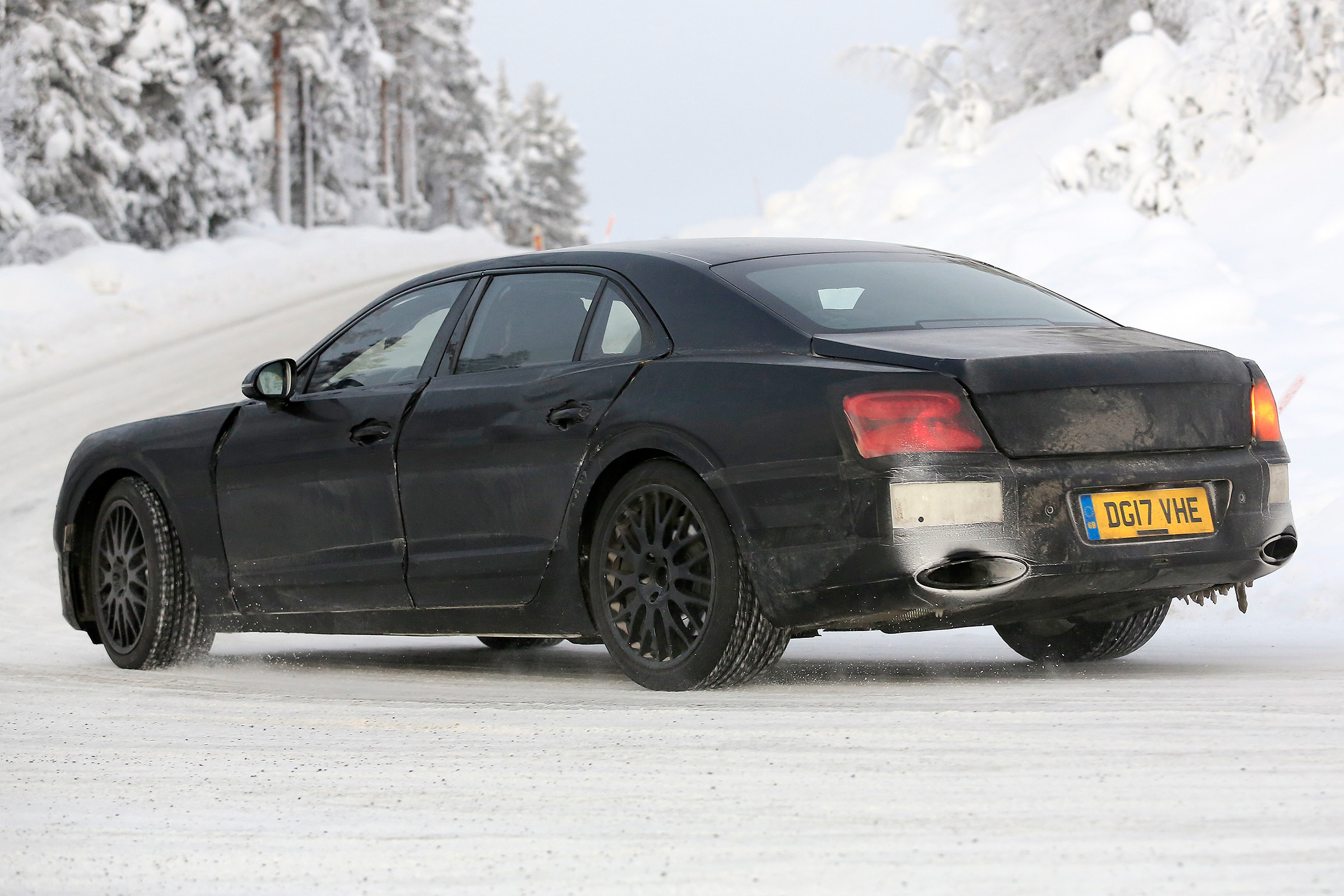 Bentley Flying Spur spied – rear quarter