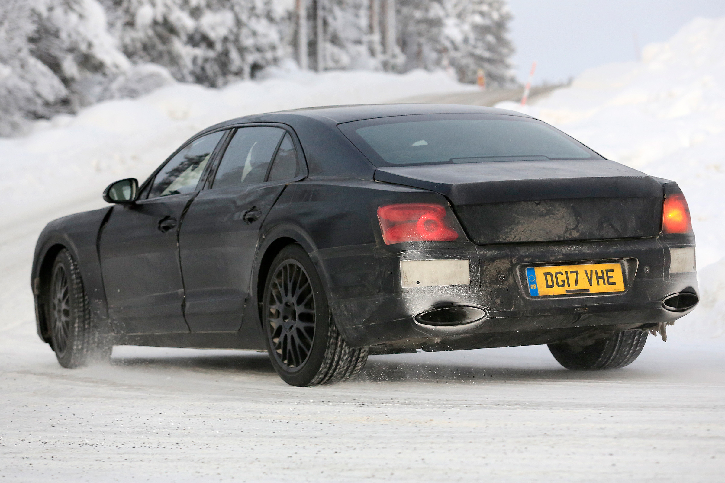 Bentley Flying Spur spied – rear quarter