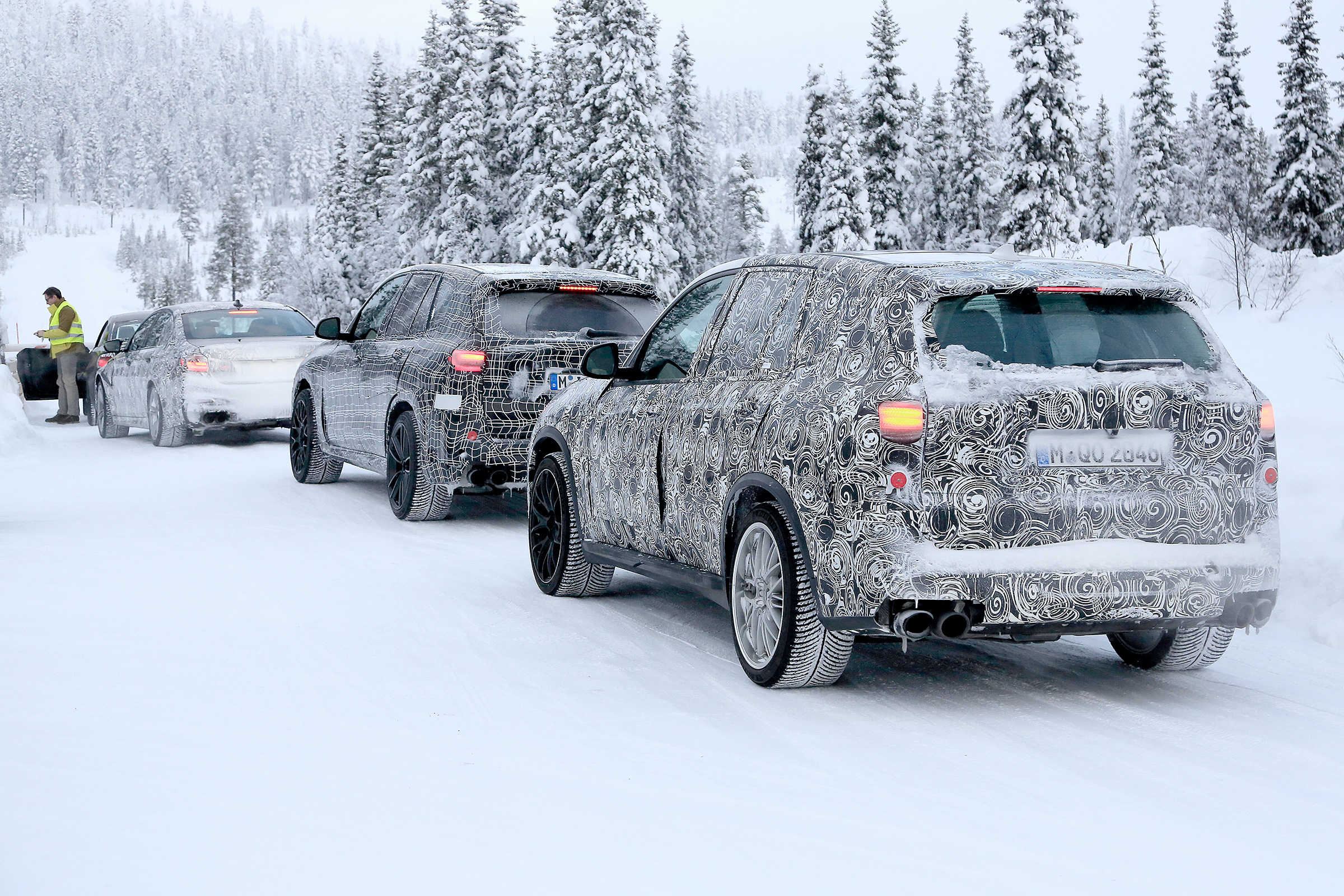 BMW X5 M spies – rear quarter