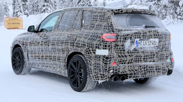 BMW X5 M spies – rear quarter