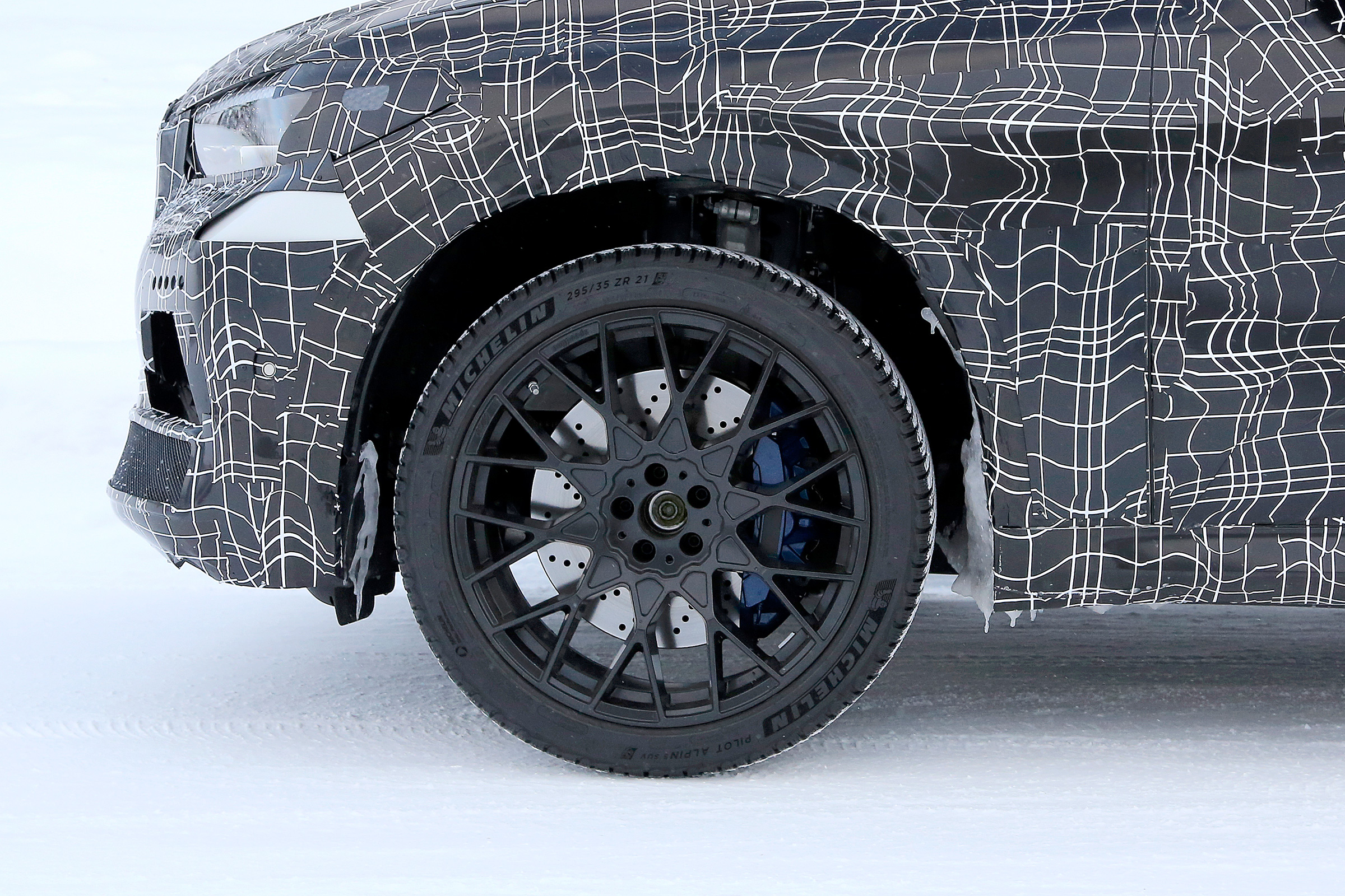 BMW X5 M spies – wheel